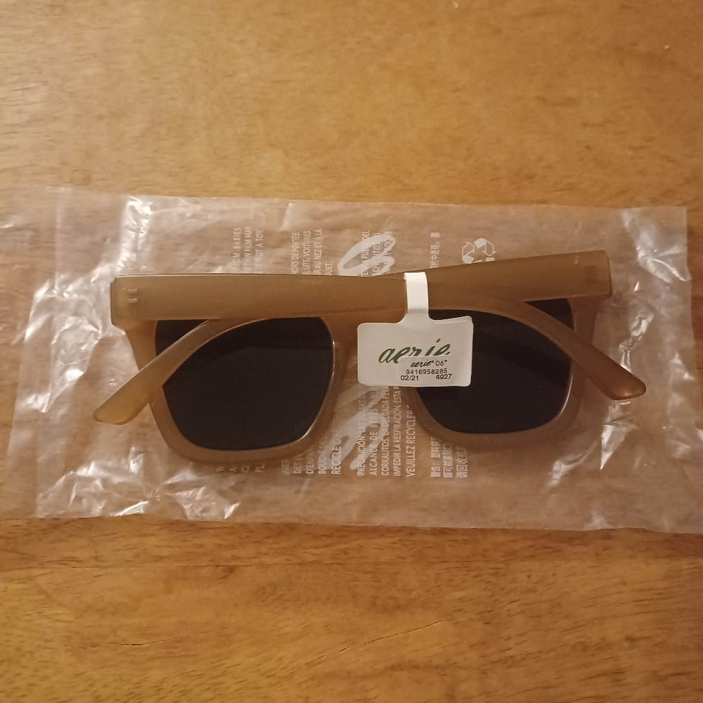 ๐๏ธ NWT Aerie Dream On Sunglasses in 'Cedar Expedition' - Picture 6 of 8